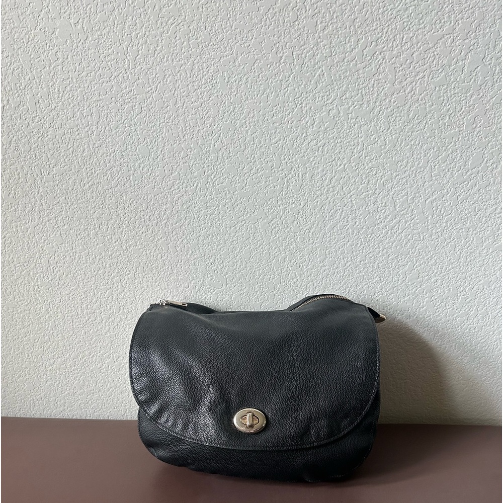 Black coach bag, good condition.